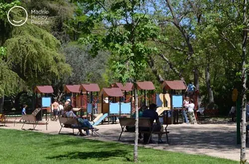 parque infantil el retiro - El Retiro - parque del retiro - parques en madrid - el ángel caido - jardines del retiro