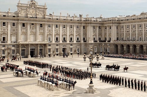relevo solemne madrid - palacio real de madrid - palacios en madrid