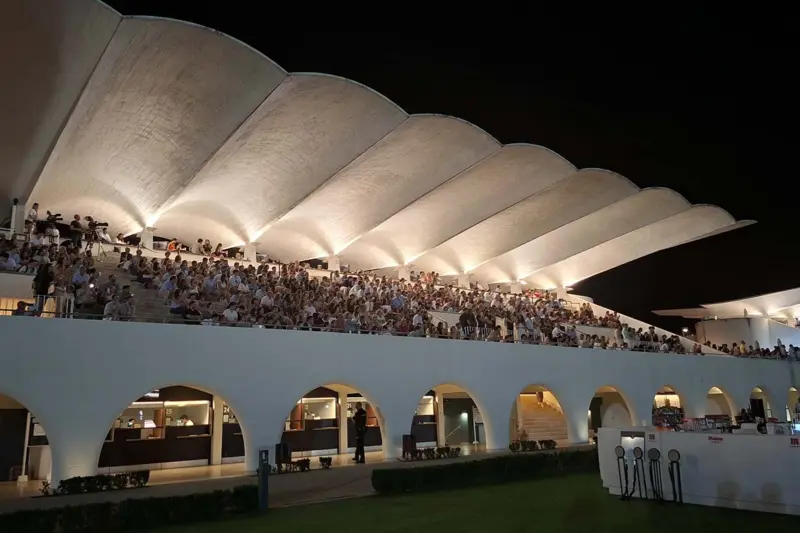 apuestas noches del hipódromo