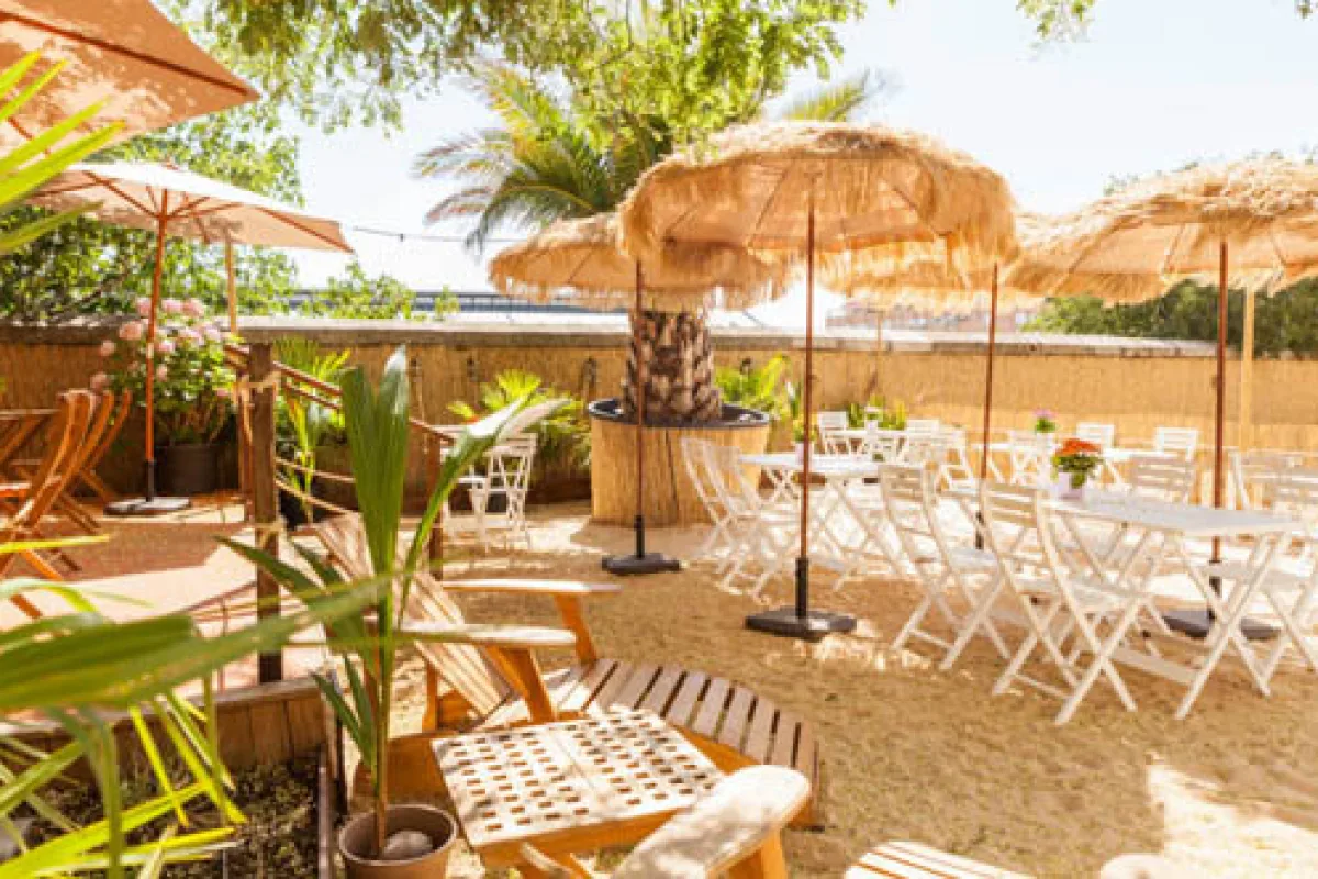 terraza Café del Rey - terrazas en madrid - playas en madrid