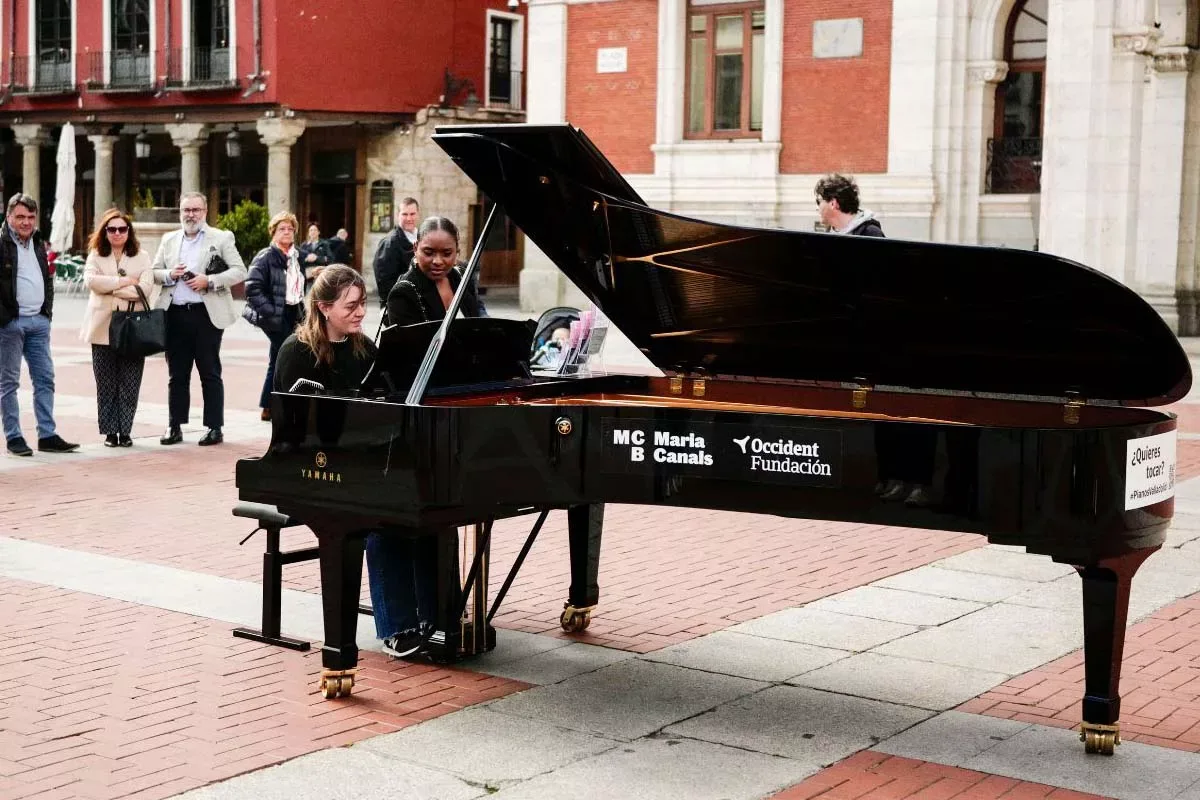 Pianos de cola madrid - Tu ciudad se llena de pianos