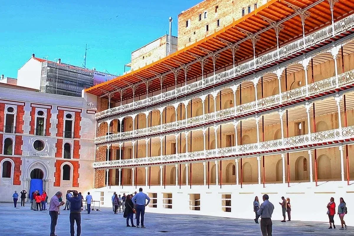 frontón beti jai